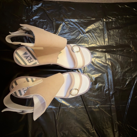 $240 FLY London platform wedge shoes size 40 white and taupe/tan - Picture 9 of 16